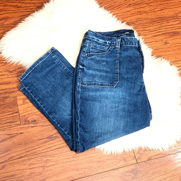 Lane Bryant Dark Wash Capris - Picture 1 of 4